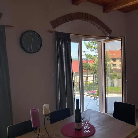 Vakantiehuis Prazdninovy Dum Na Palave S Vinnym Sklepem *