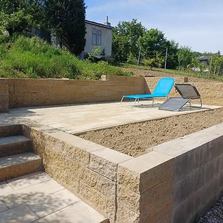 Prazdninovy Dum Na Palave S Vinnym Sklepem Vakantiehuis